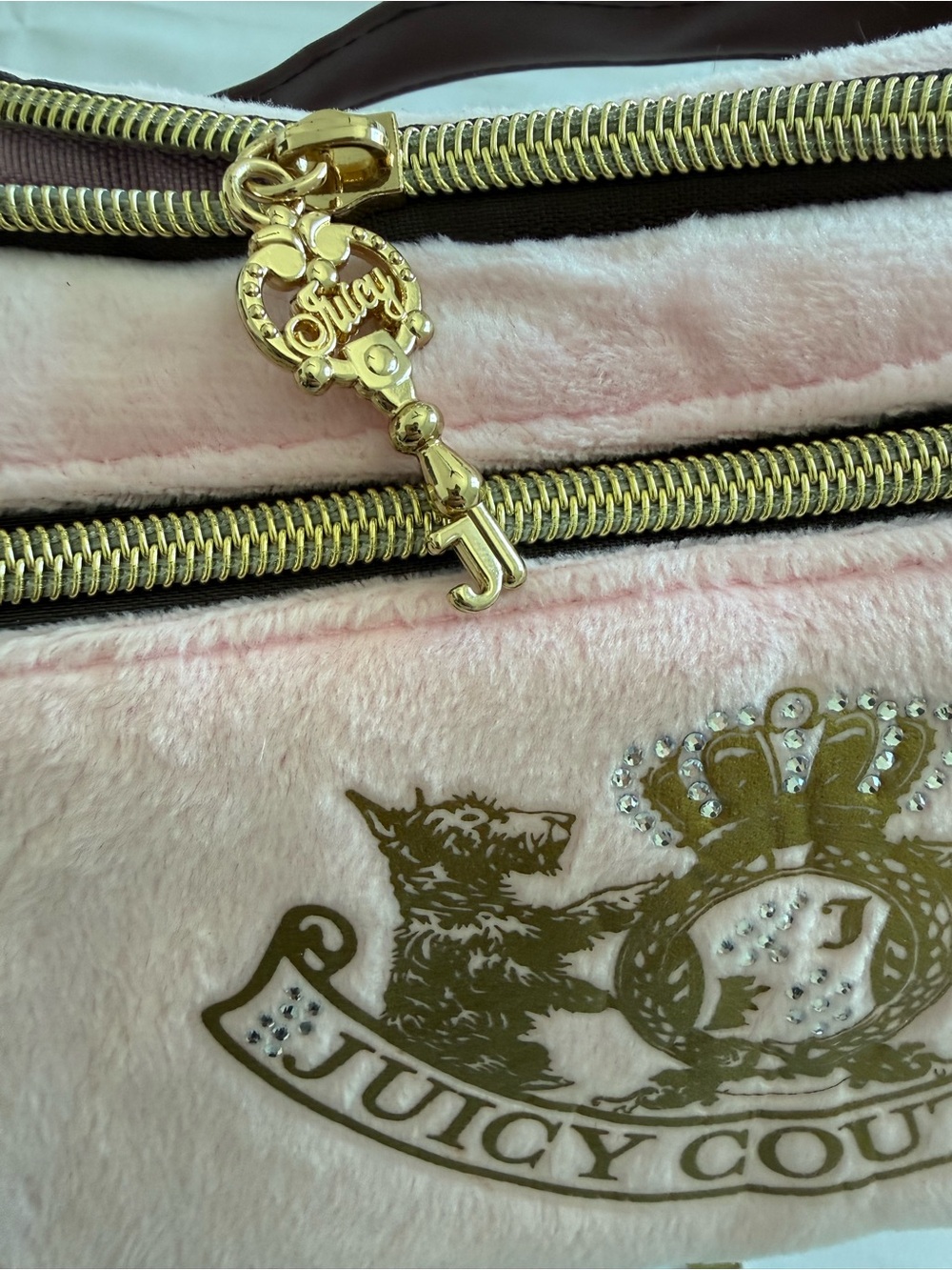 Juicy Couture Light Pink Fuzzy Travel Cosmetic Case - Picture 5 of 7